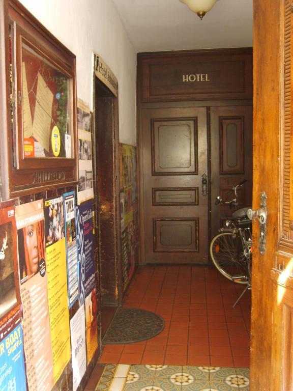 Hotel Schnookeloch ไฮเดลเบิร์ก ภายนอก รูปภาพ